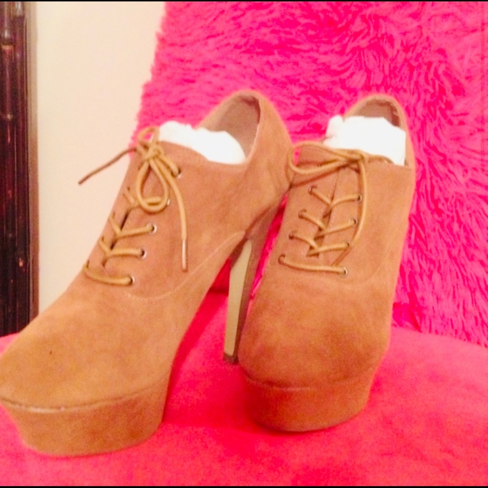 *REDUCED* Platform Suede Booties - Picture 2 of 5